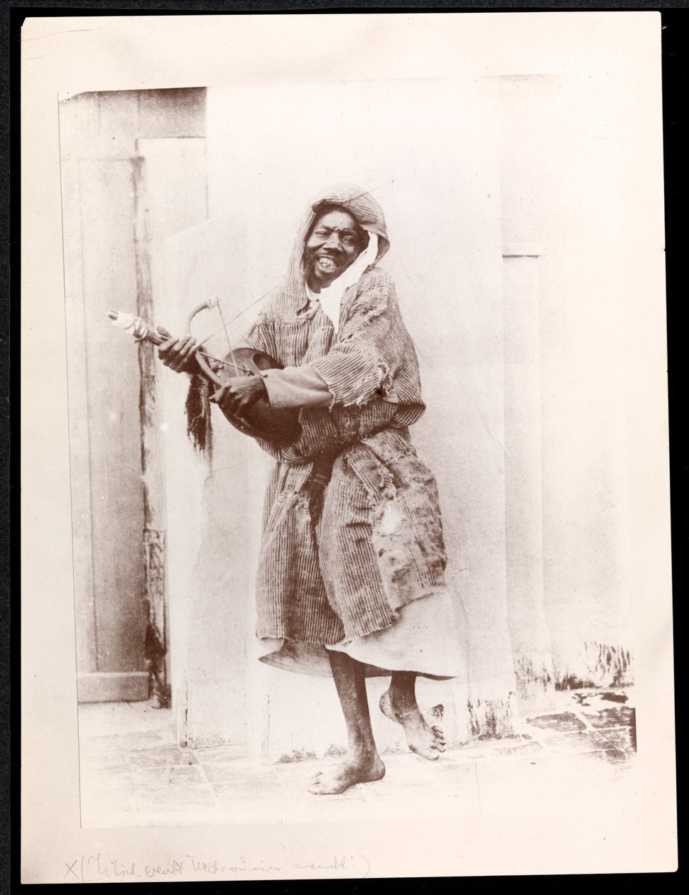 नृत्य संगीतकार, c.1900 (सिल्वर जिलेटिन प्रिंट) द्वारा बायरन कंपनी