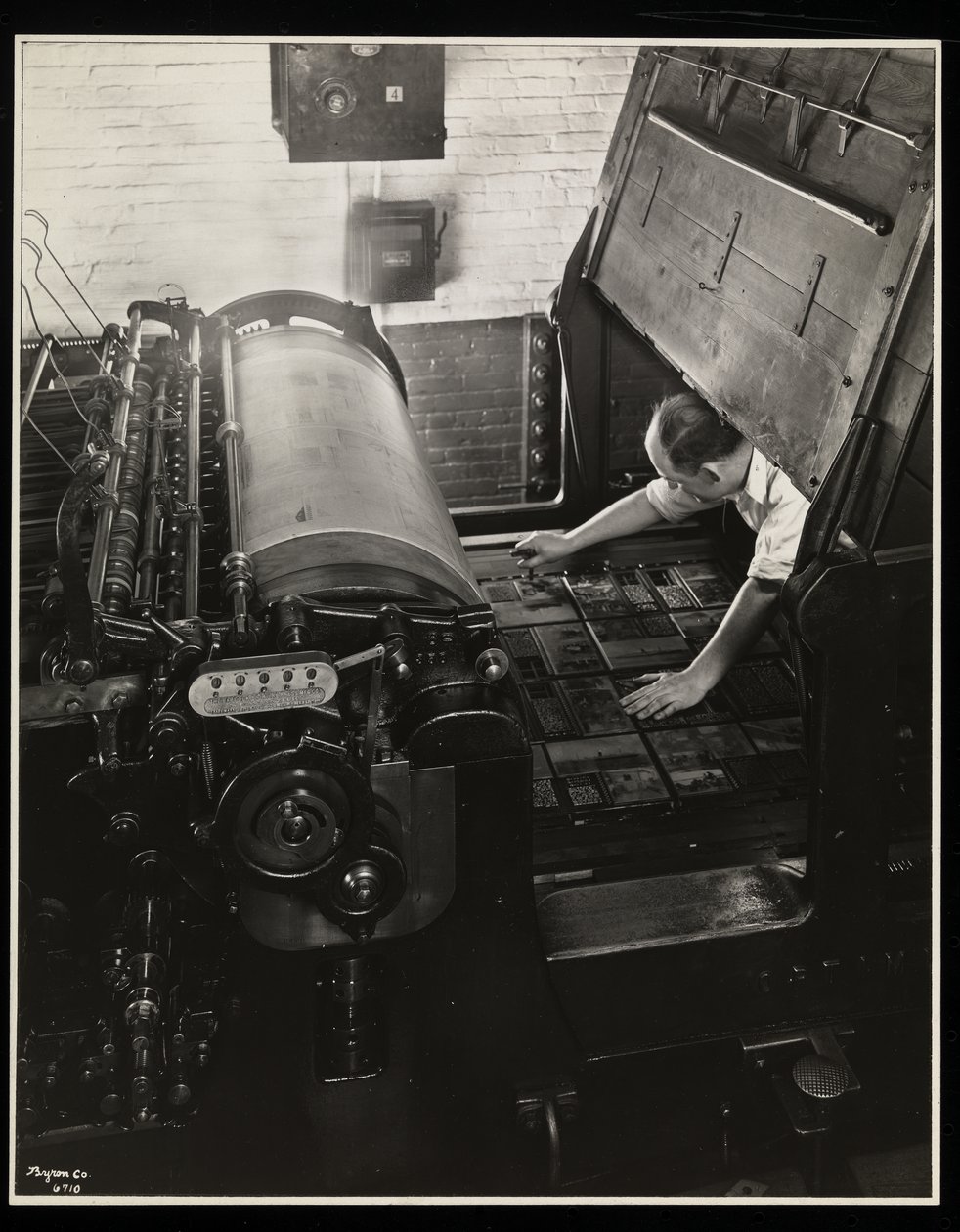 Unz und Co., 24 Beaver Street, New York, 1932 (सिल्वर जिलेटिन प्रिंट) में मेहीले प्रेस में काम द्वारा बायरन कंपनी