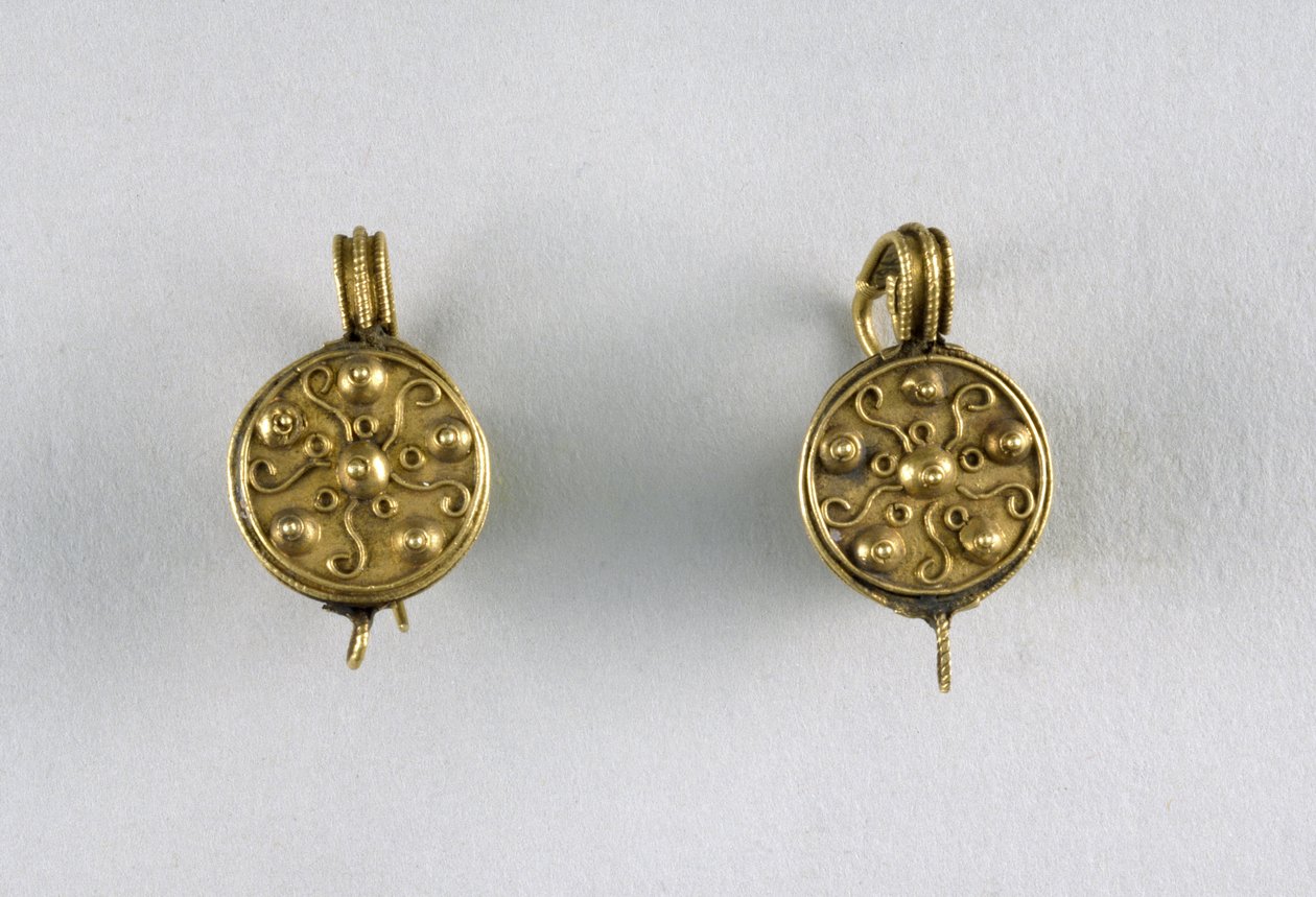 डिस्क इयररिंग्स, c.1st सेंचुरी (गोल्ड) द्वारा बीजान्टिन