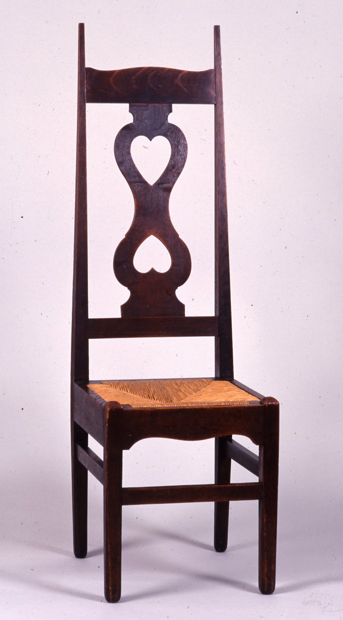 1898 में CFA वायसी (1857-1941) द्वारा डिज़ाइन किया गया कुर्सी, शायद CHB Quennell (1872-1935) (ओक) द्वारा बनाया गया था द्वारा सीएफए और क्वेनेल वायसी