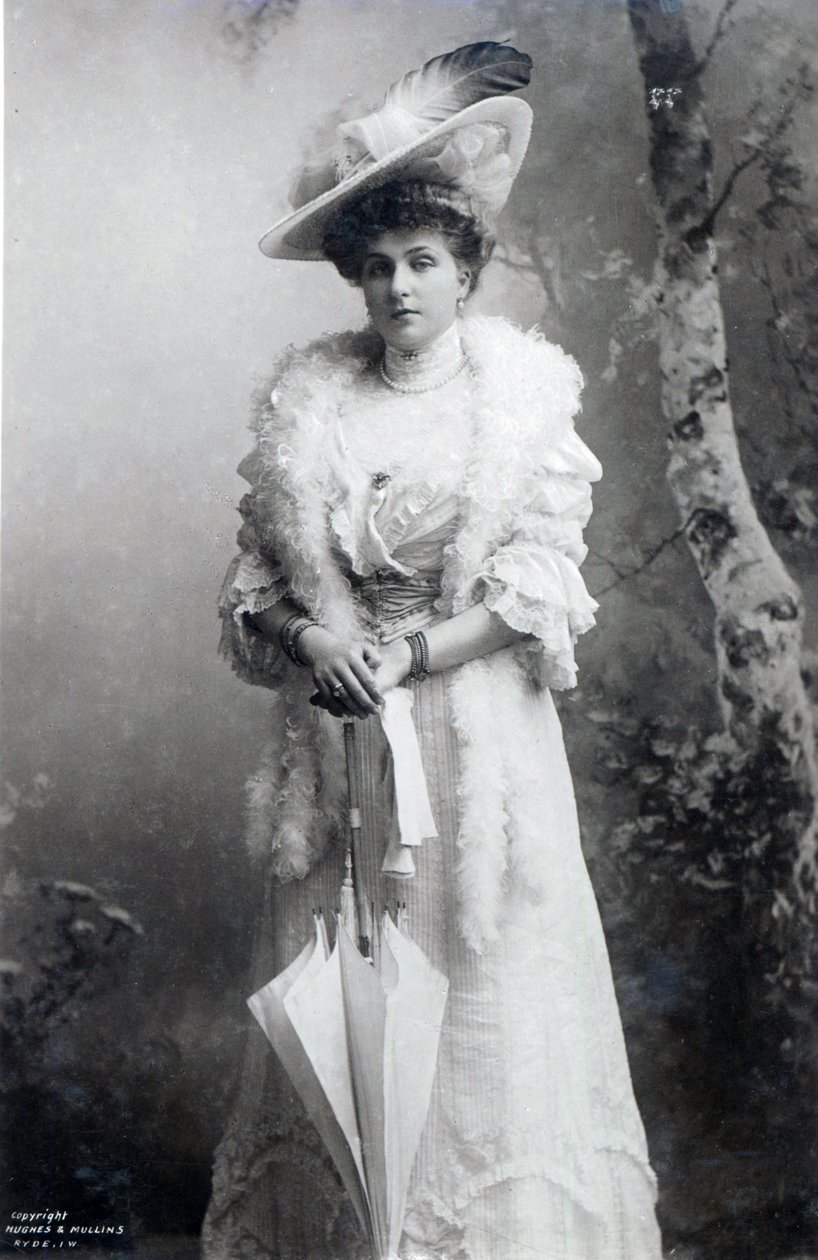 स्पेन की रानी, बैटनबर्ग की एना, c.1910 (b/w फोटो) द्वारा जेबी और ब्राउन जे। और रोबोथम