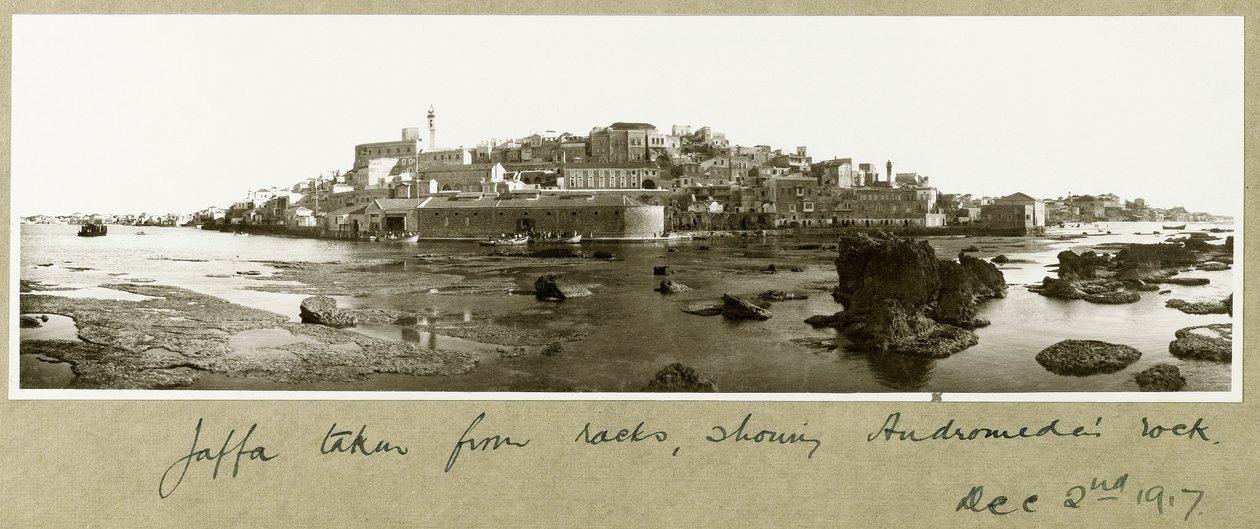 पुराना जाफ़ा, एंड्रोमेडा की चट्टान दिखा रहा है, 2 दिसंबर 1917 द्वारा कैप्टन। आर्थर रोड्स