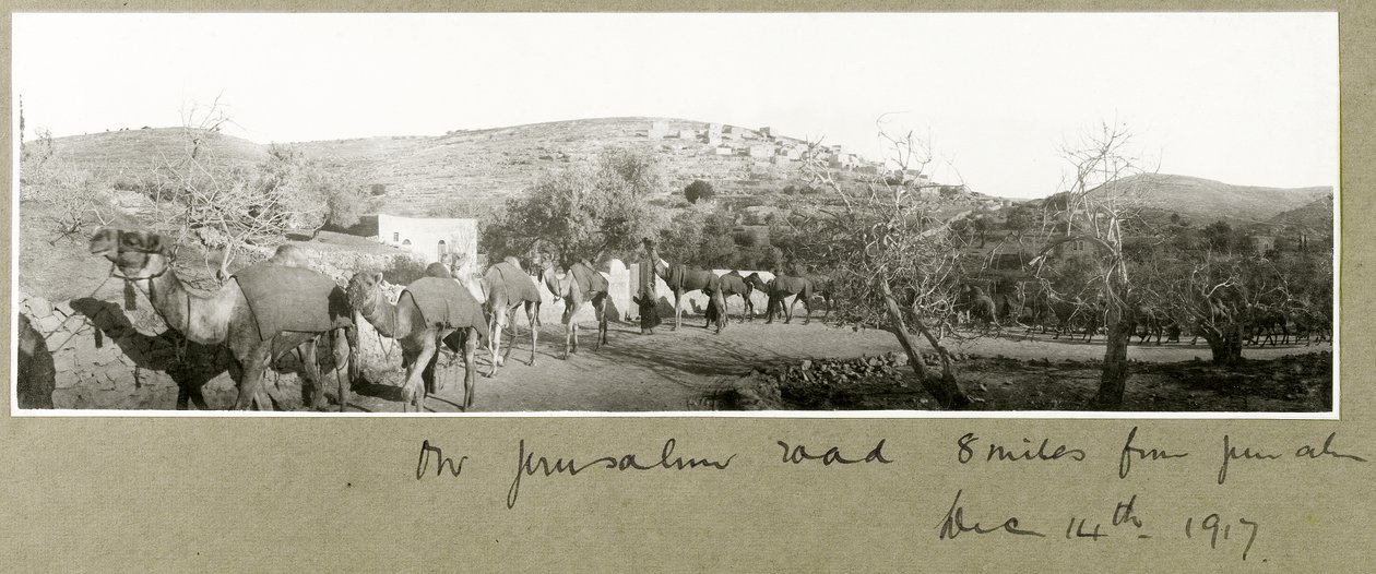 यरूशलेम से 8 मील, 14 दिसंबर 1917 को यरुशलम रोड पर द्वारा कैप्टन। आर्थर रोड्स