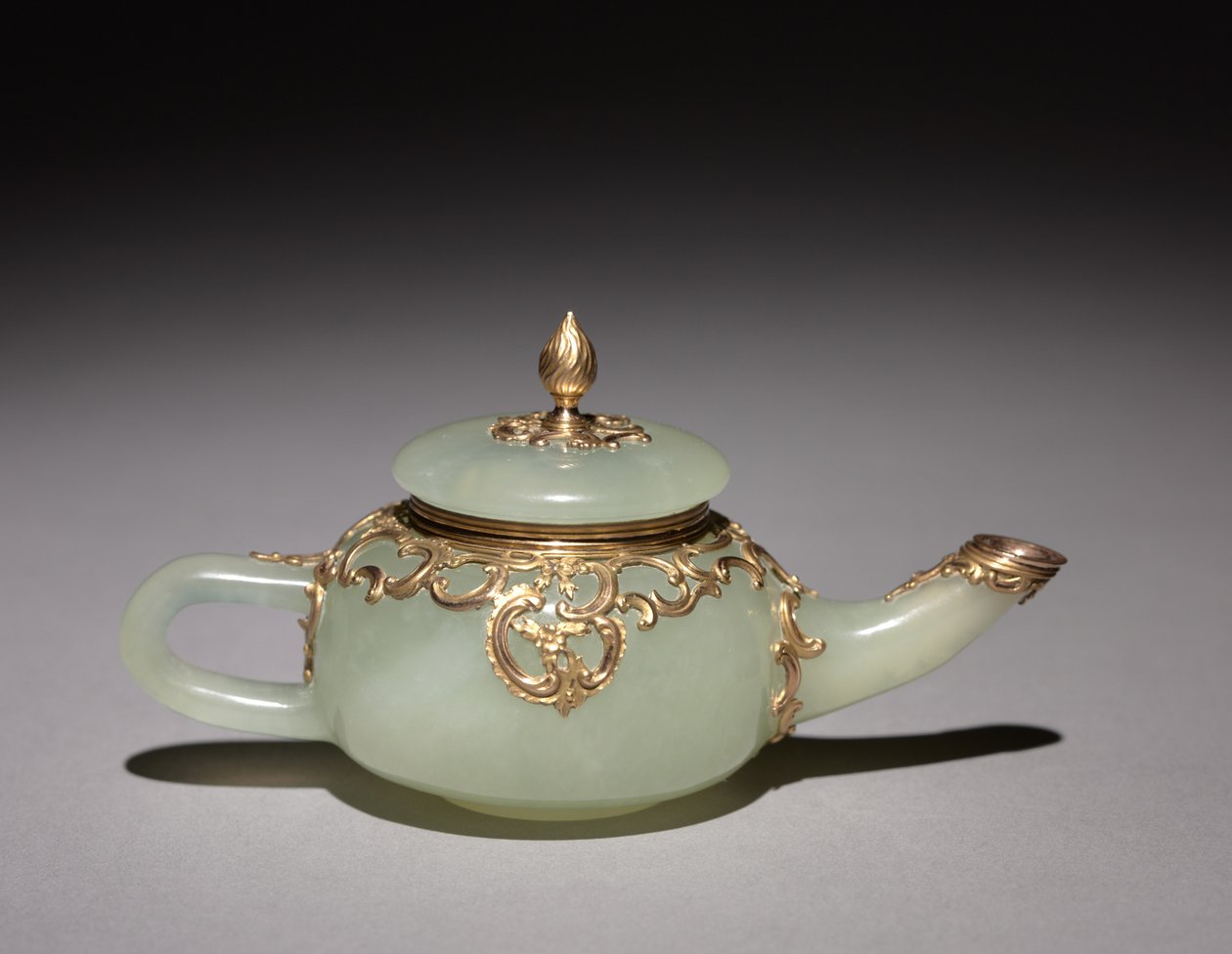 लघु चायदानी, c.1896 द्वारा कार्ल फैबर्ज
