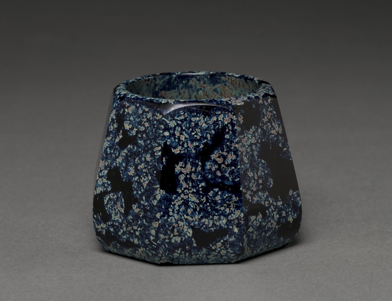 फूलदान, c.1906 द्वारा कार्ल गोल्डबर्ग