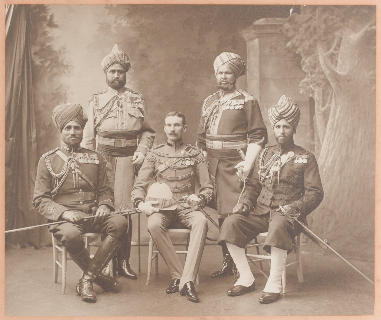 राजा के भारतीय अर्दली अधिकारी, 1906 द्वारा कार्ल वांडिक