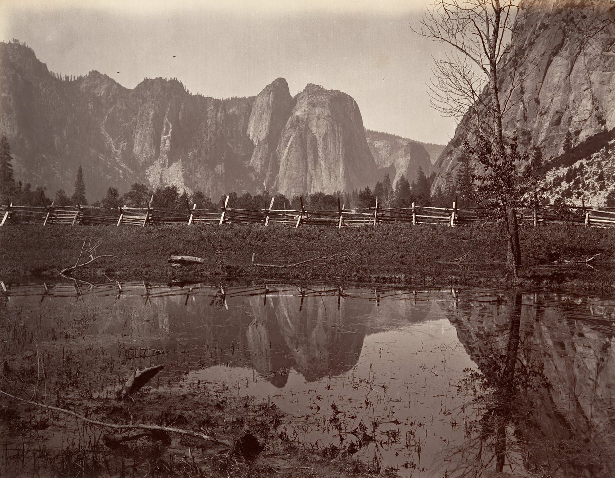 कैथेड्रल रॉक्स, योसेमाइट, सीए। 1872, मुद्रित सीए। 1876. द्वारा कार्लटन ई. वॉटकिंस।