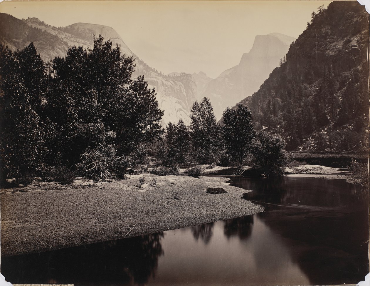 दूर का दृश्य, योसेमाइट घाटी, कैलिफोर्निया, c.1866 (एल्बम प्रिंट) द्वारा कार्लटन ई। वॉटकिंस