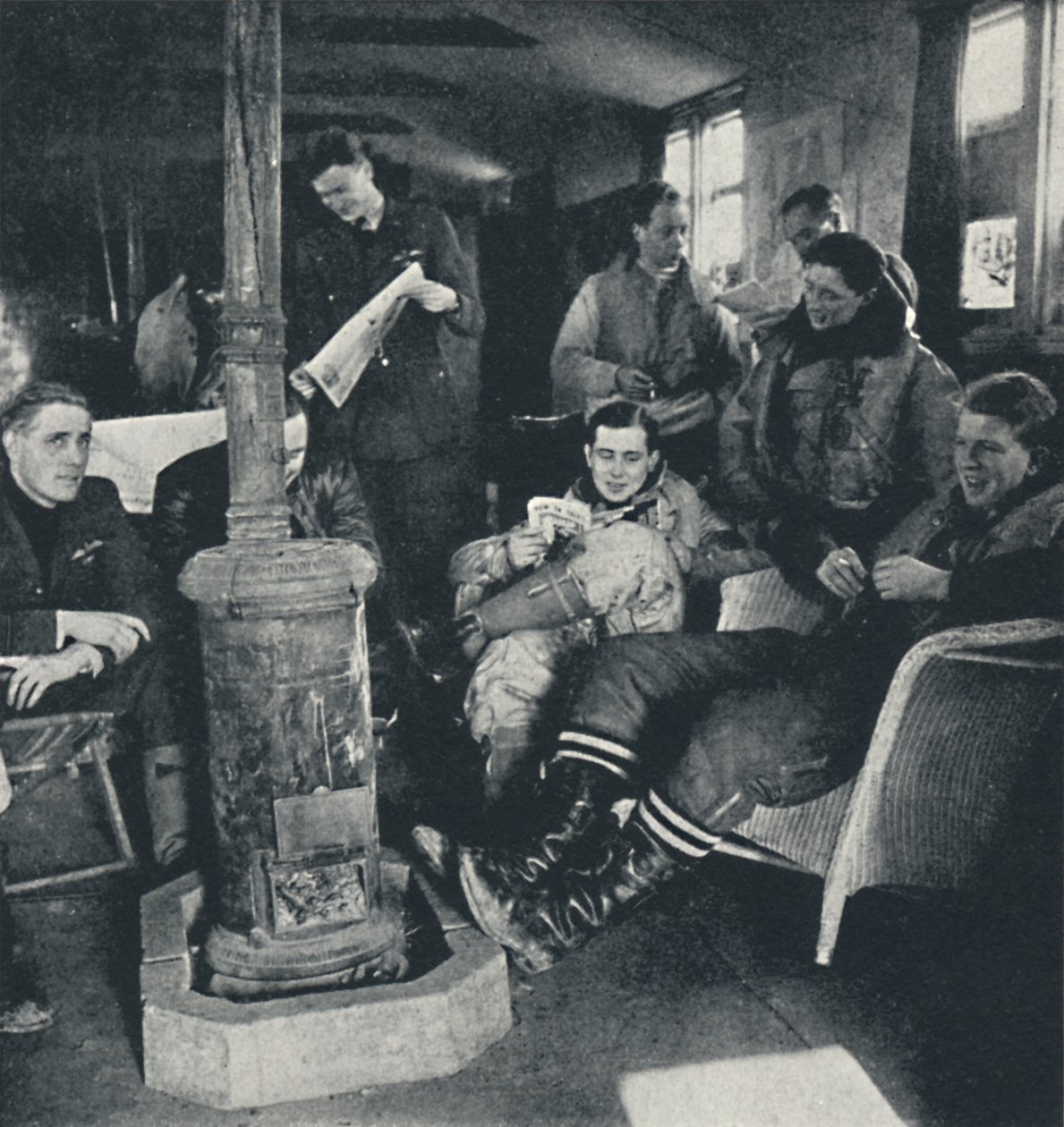 तत्परता से, 1941 द्वारा सेसिल बीटन