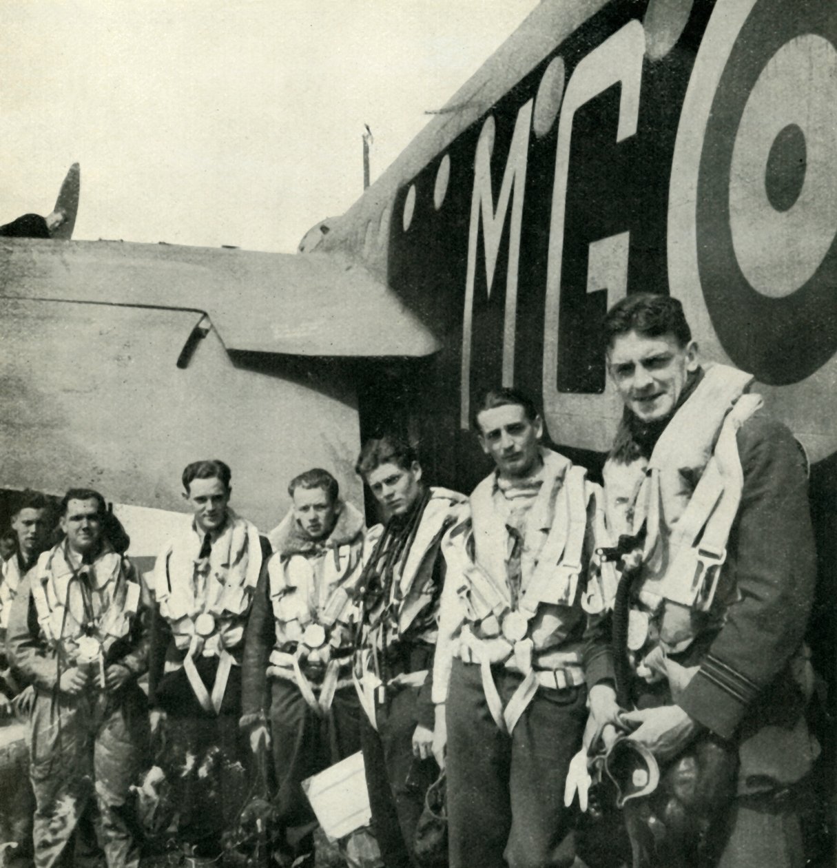 बॉम्बर क्रू, c1943। द्वारा सेसिल बीटन