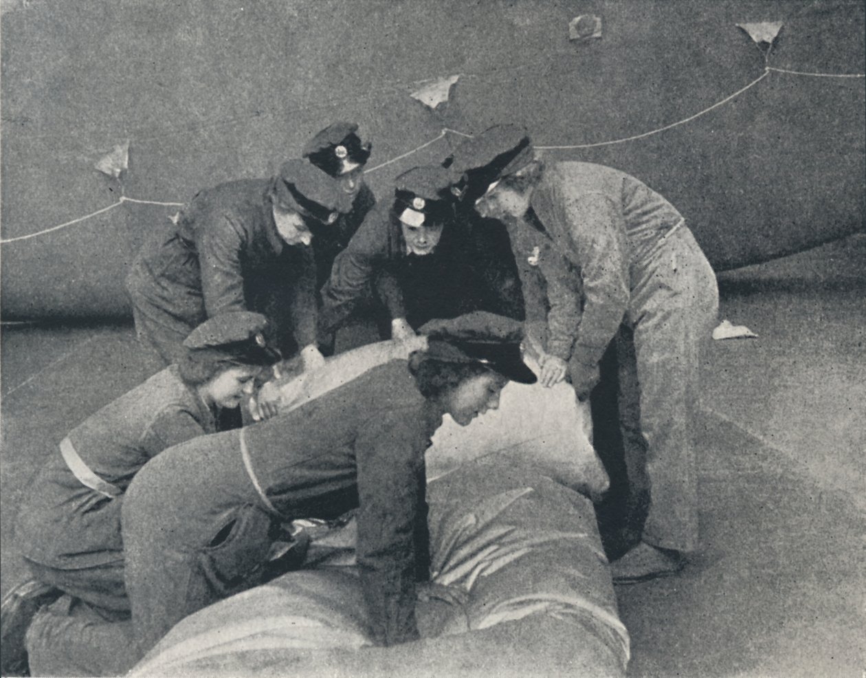 पैकिंग, 1941 द्वारा सेसिल बीटन