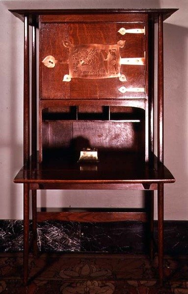 लेखन डेस्क, c.1895 (ओक) द्वारा चार्ल्स फ्रांसिस एंसले वायसी