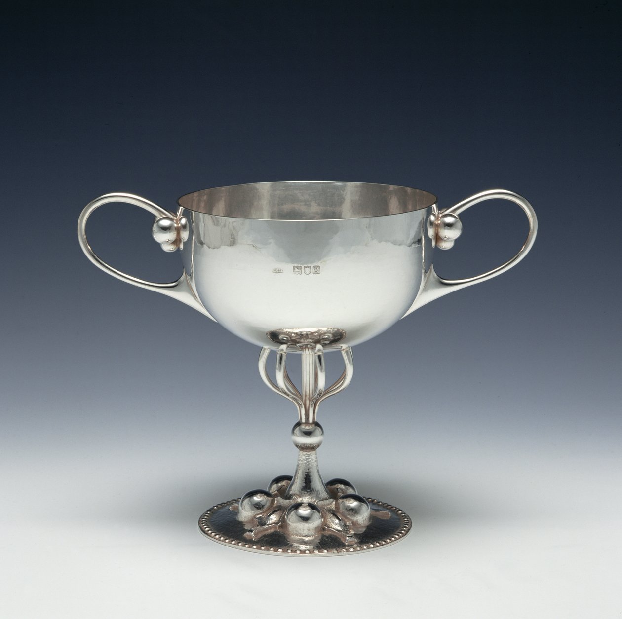 स्पोर्टिंग कप या सुगर बेसिन, c.1893 (सिल्वर) द्वारा चार्ल्स रॉबर्ट एशबी