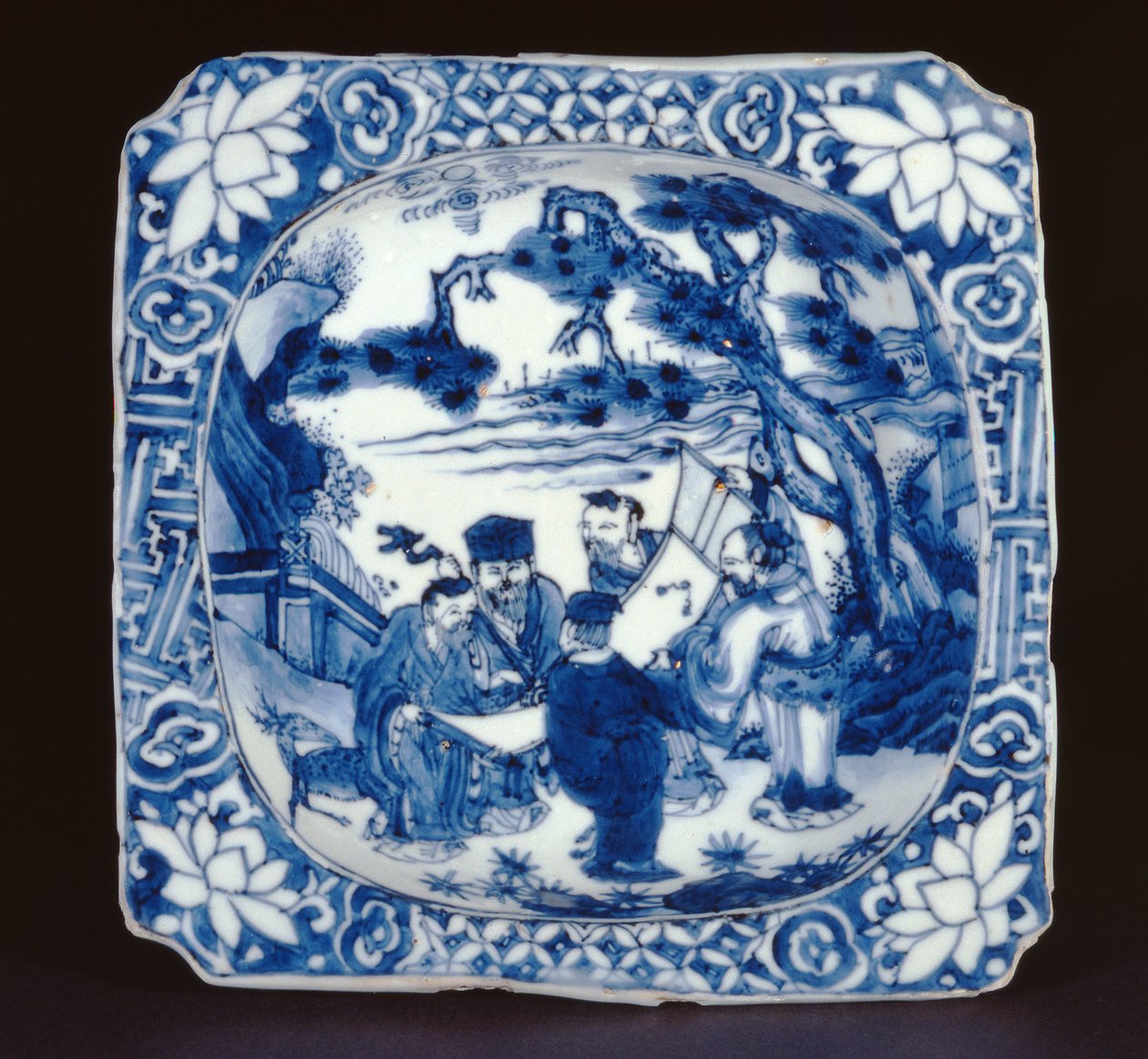 Shoulao और अन्य अमर, तियान्की, 1621-27 (चीनी मिट्टी के बरतन) के साथ चित्रित नीले और सफेद कोसोमेट्ससुके स्क्वायर डिश द्वारा चीनी स्कूल