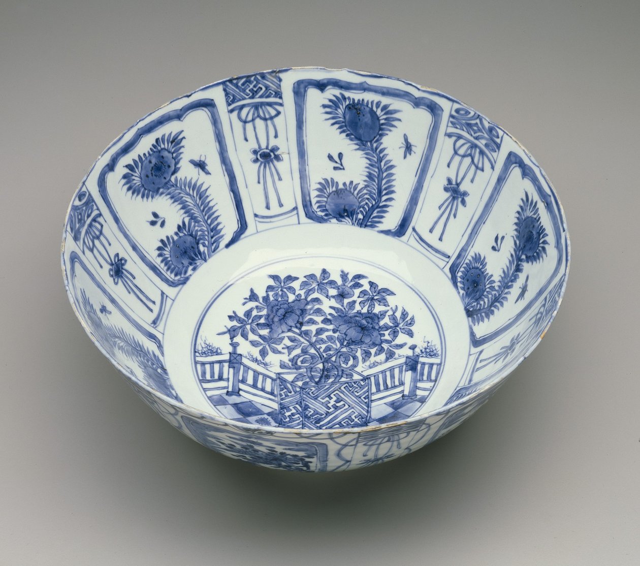 बाउल, C.1640-50 द्वारा चीनी स्कूल