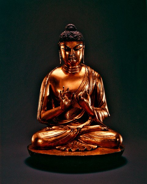 बुद्ध वैरोचना (दारी), तांग वंश (618-907), 8 वीं शताब्दी की शुरुआत में (गिल्ट लीड कांस्य) द्वारा चीनी स्कूल