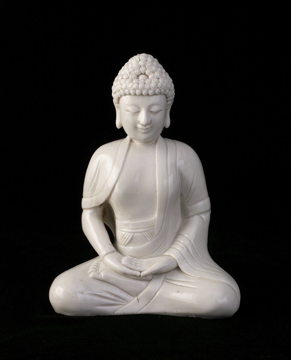 बैठे बुद्ध, फ़ुज़ियान प्रांत, मिंग या किंग राजवंश (सिरेमिक) द्वारा चीनी स्कूल