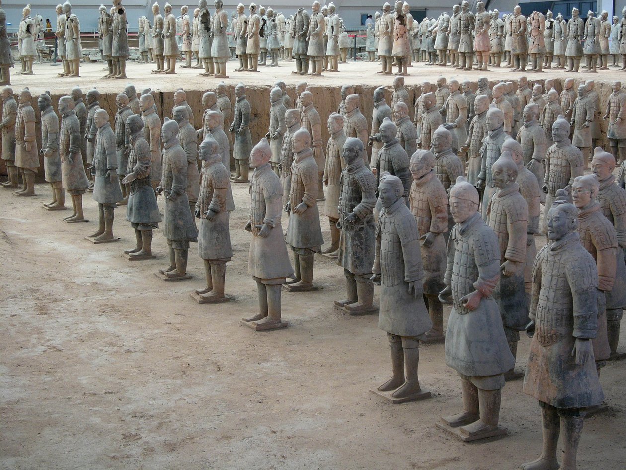 जियान संग्रहालय, सम्राट शी हुआंगडी की कब्र से टेराकोटा योद्धा द्वारा चीनी स्कूल