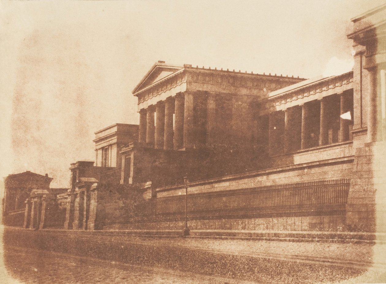 ओल्ड रॉयल हाई स्कूल, कैल्टन हिल, एडिनबर्ग, 1843-47। निर्माता: डेविड ऑक्टेवियस हिल, रॉबर्ट एडमसन, हिल और एडमसन। द्वारा हिल और एडमसन