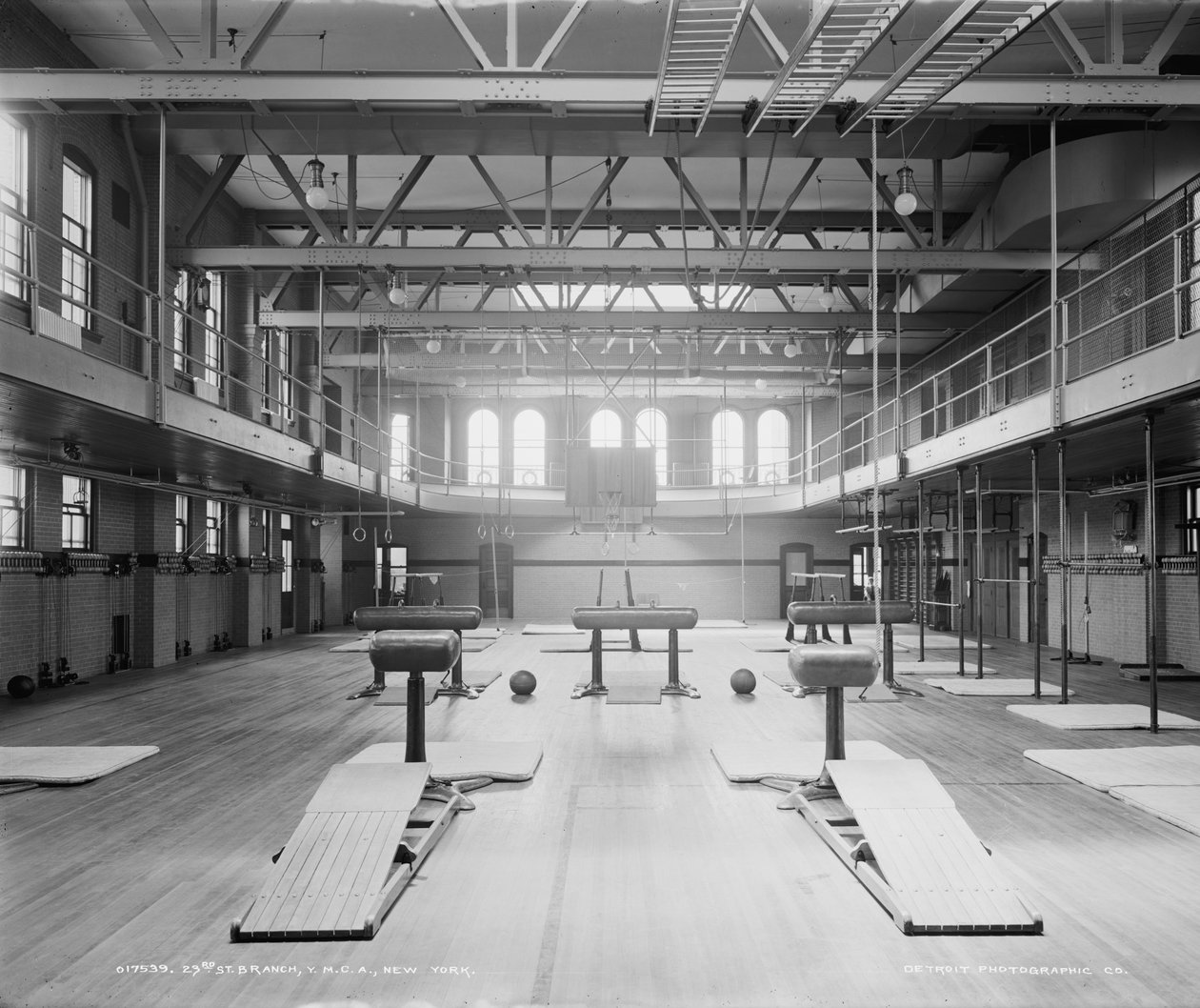 23 वीं सेंट ब्रांच, YMCA, न्यूयॉर्क, c.1900-06 द्वारा डेट्रोइट प्रकाशन कंपनी