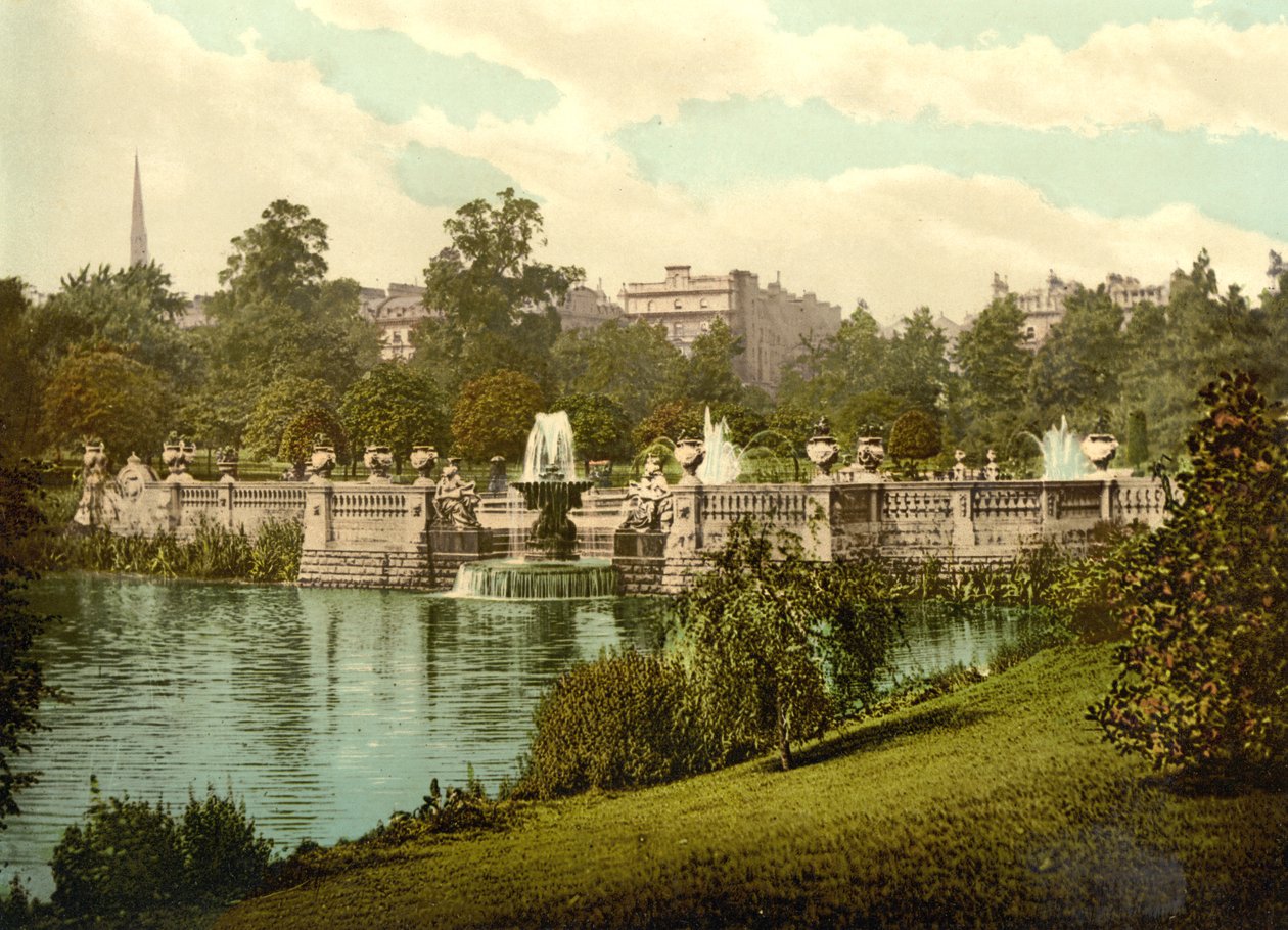 लंदन के केंसिंग्टन गार्डन में फव्वारे, c.1890-1900 द्वारा डेट्रोइट प्रकाशन कंपनी