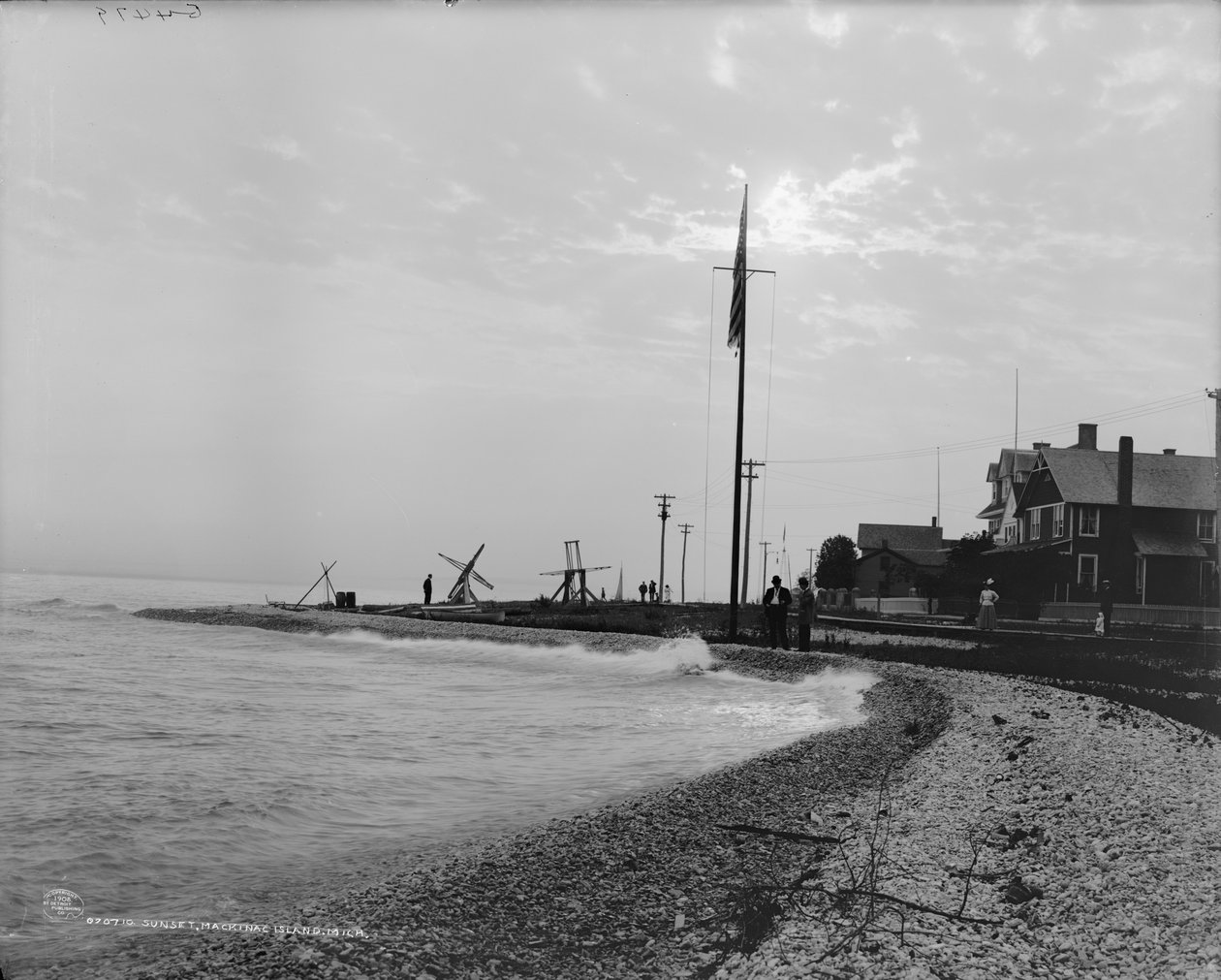 सूर्यास्त, मैकिनैक द्वीप, मिशिगन, c.1908 (b/w फोटो) द्वारा डेट्रोइट प्रकाशन कंपनी