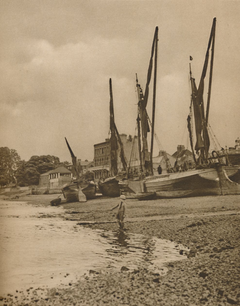 पूर्ण एबब में ज्वार के साथ मोर्टलेक पर घिरे बार्गेस, c1935। द्वारा डोनाल्ड मैकलेश