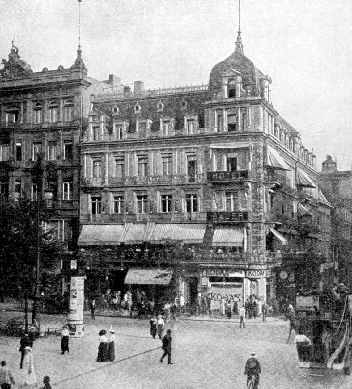 बर्लिन, जर्मनी, 1922। द्वारा डोनाल्ड मैकलेश