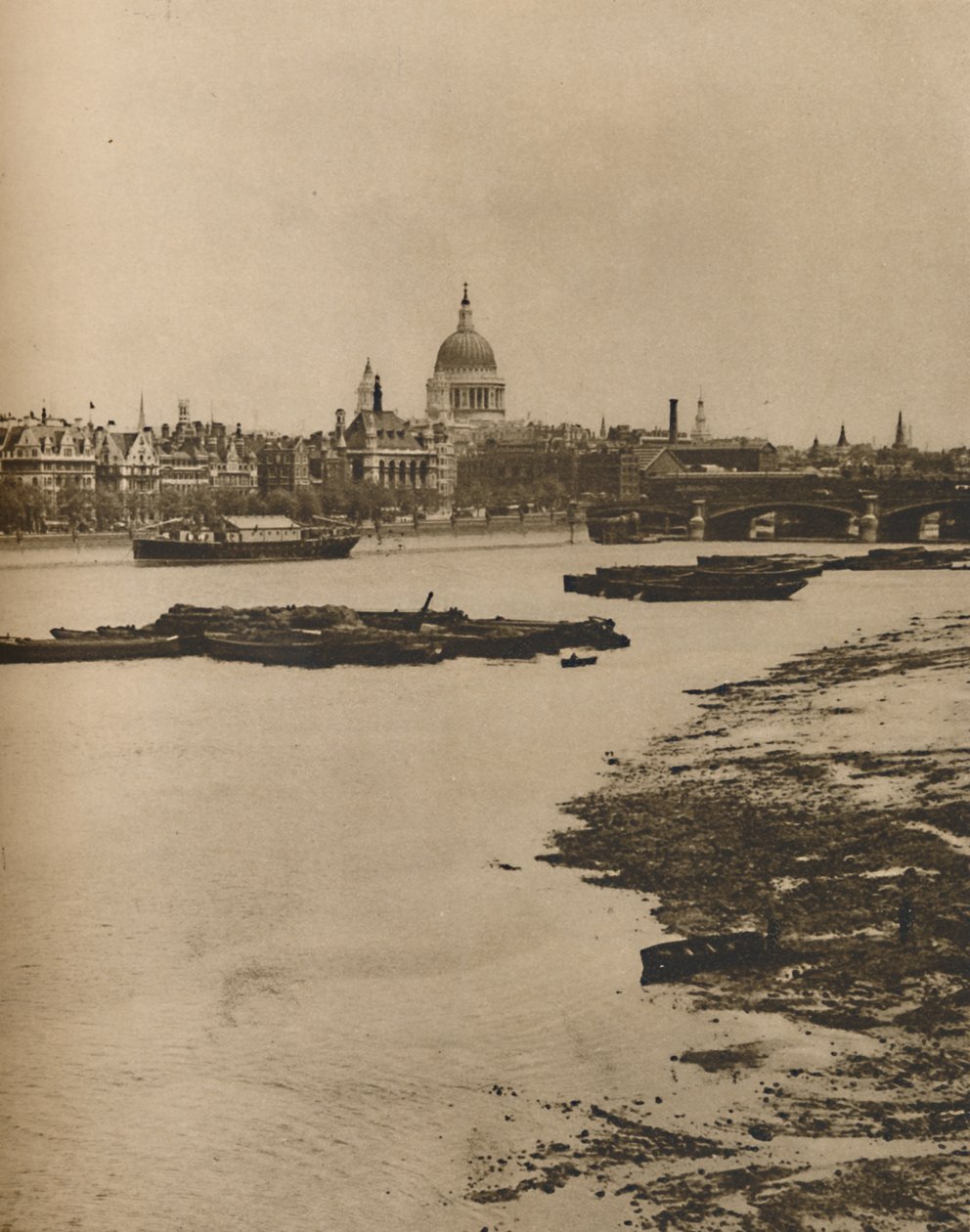 वाटरलू ब्रिज के दक्षिण छोर से तटबंध और ब्लैकपियर, c1935। द्वारा डोनाल्ड मैकलेश
