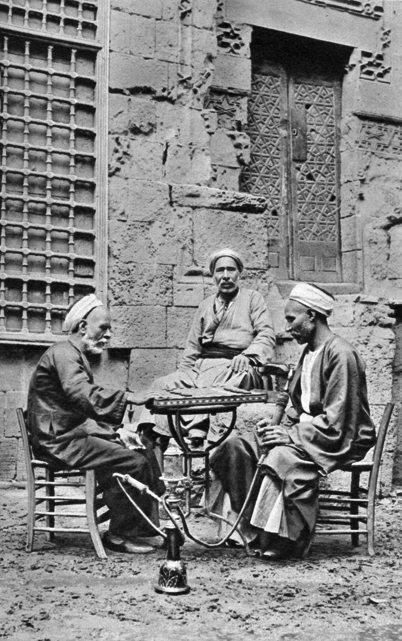 आराम करने वाले पुरुष, काहिरा, मिस्र, c1922 द्वारा डोनाल्ड मैकलेश