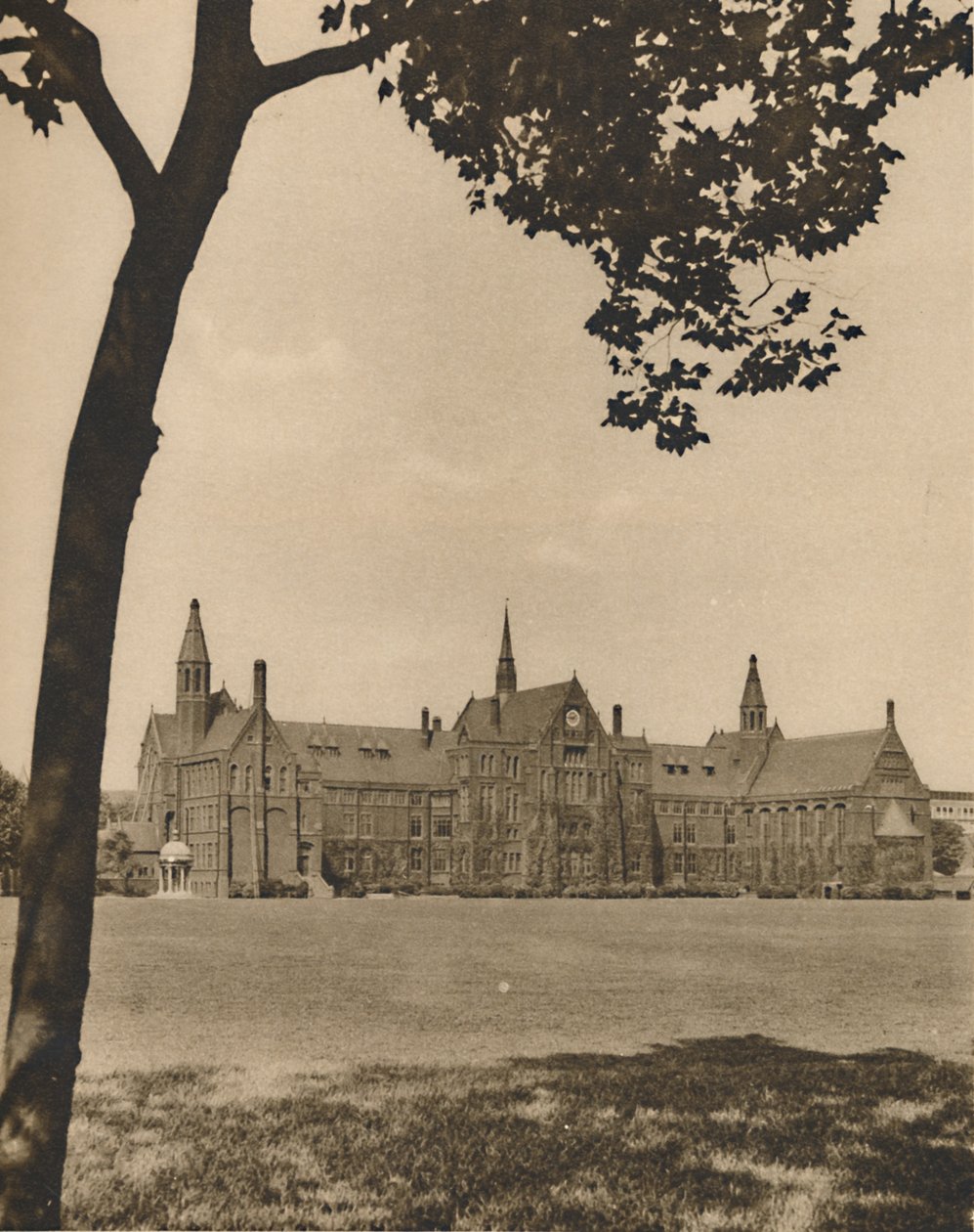लॉन्डन्स पब्लिक स्कूलों में से एक: सेंट पॉल्स प्लेइंग फील्ड्स से, c1935। द्वारा डोनाल्ड मैकलेश