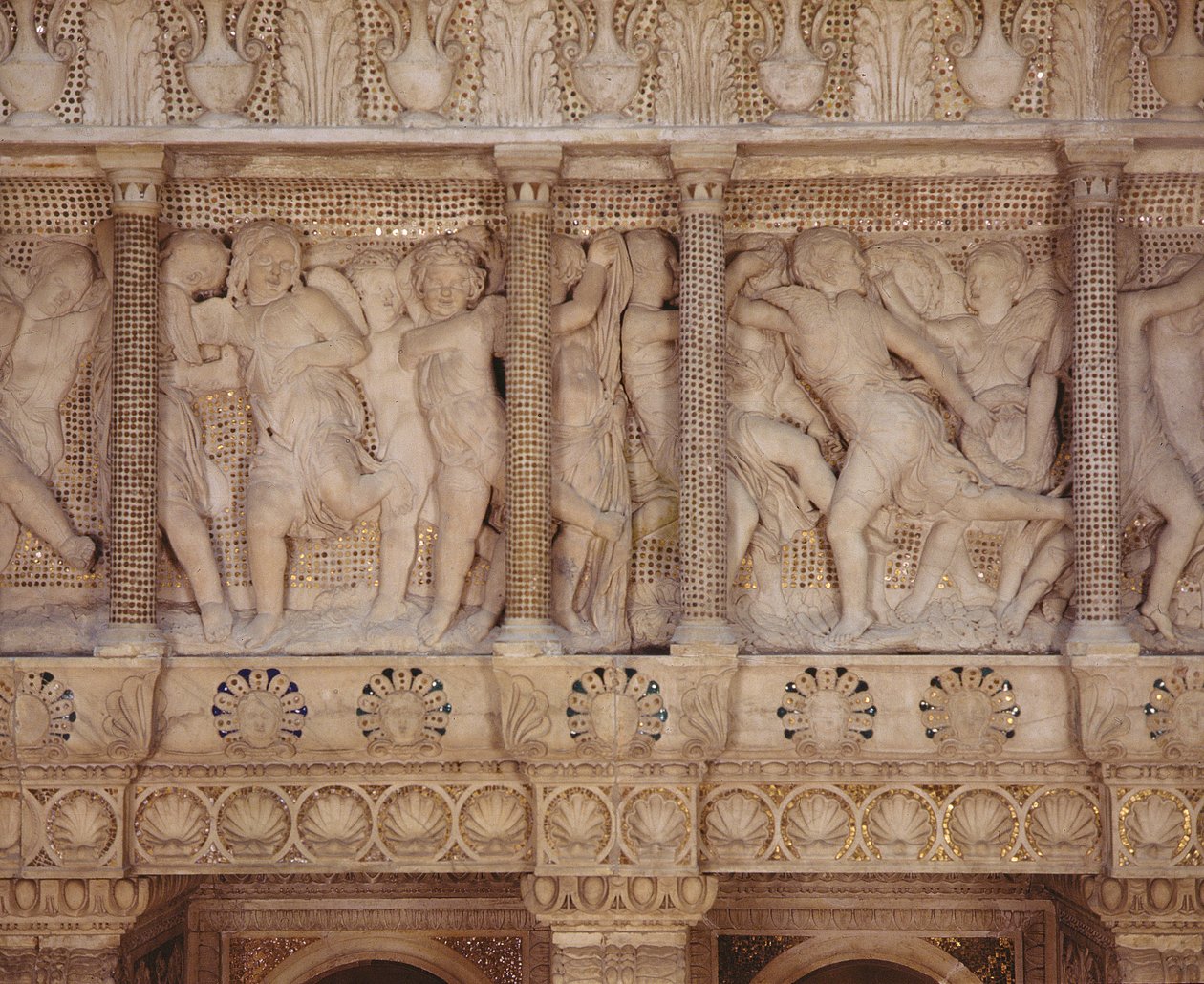 कैंटोरिया से विस्तार, c.1433-38 (संगमरमर और कांच मोज़ेक) (340290, 139096 undul6060 देखें) द्वारा Donatello