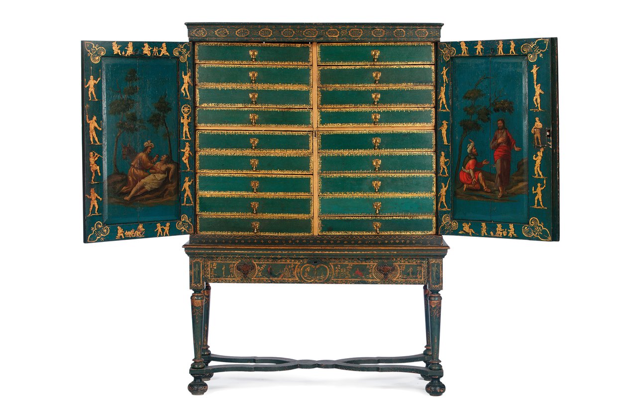 कलेक्टर कैबिनेट स्टैंड पर, c.1700-30 (गिल्ट एंड ग्रीन जापानिंग) (780666-8 भी देखें) द्वारा डच स्कूल