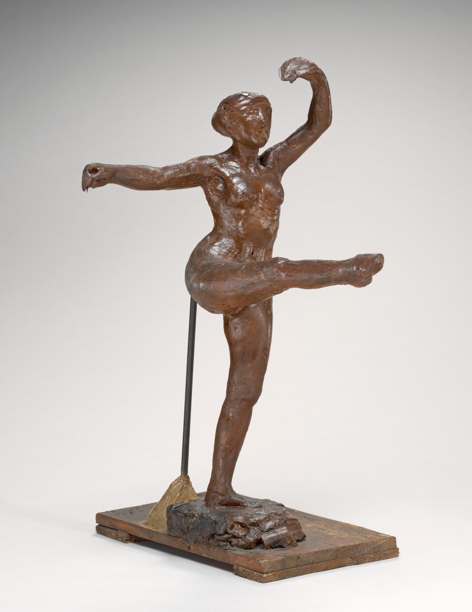 चौथा स्थान मोर्चा, बाएं पैर पर, c. 18851890। द्वारा एडगर डीगास