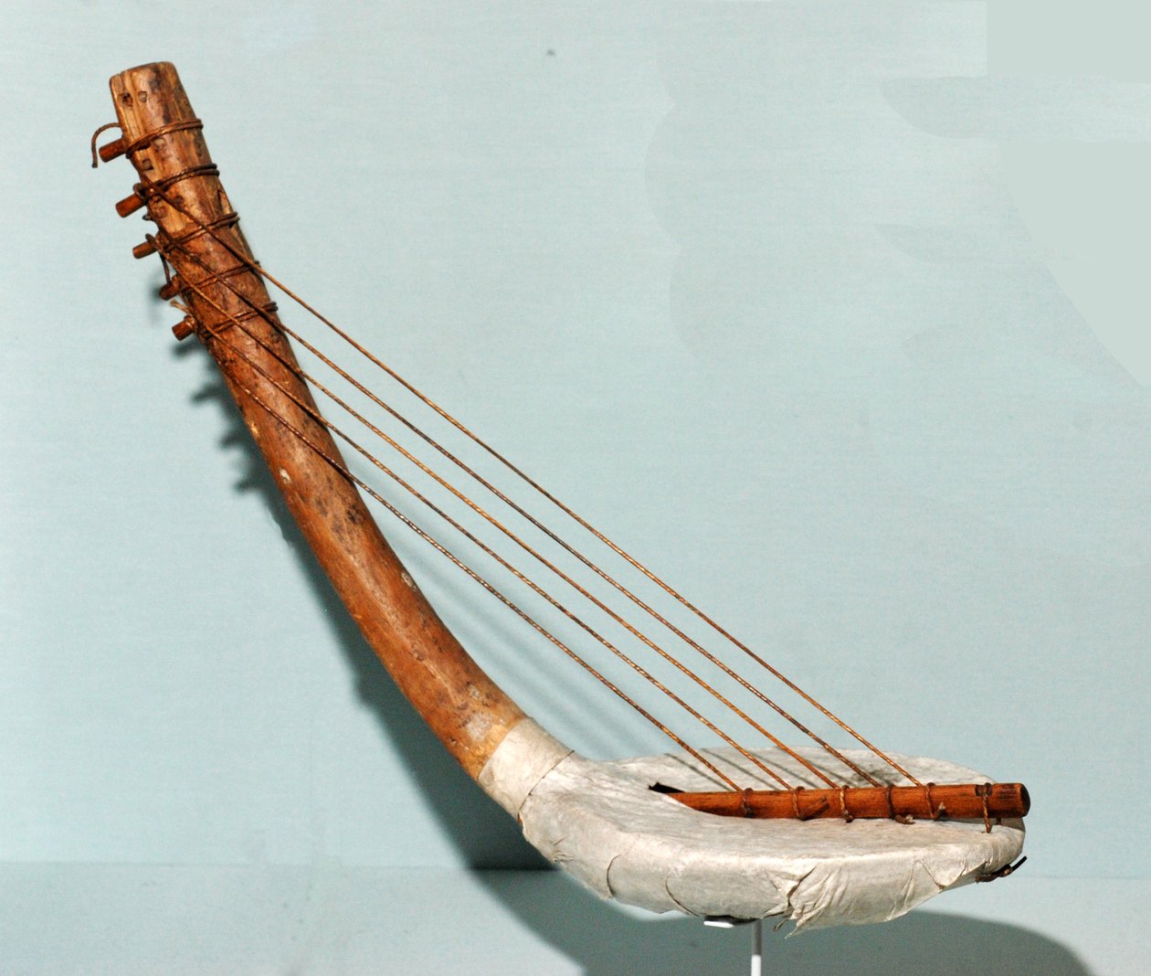 संगीत वाद्ययंत्र, मिस्र (लकड़ी und स्ट्रिंग) द्वारा मिस्र