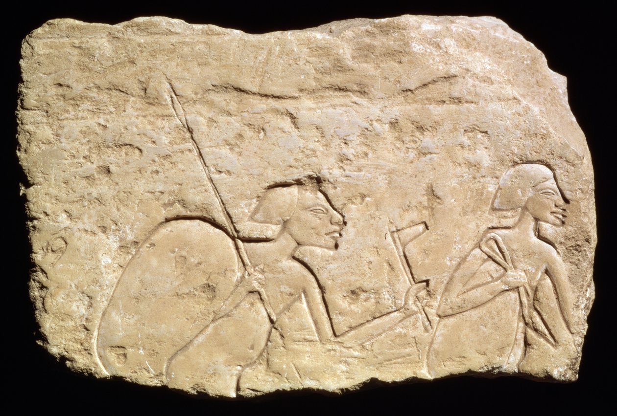 दो सैनिकों को दर्शाती राहत, न्यू किंगडम, c.1353-1335 ईसा पूर्व (चूना पत्थर) द्वारा मिस्र का 18वां राजवंश Dy
