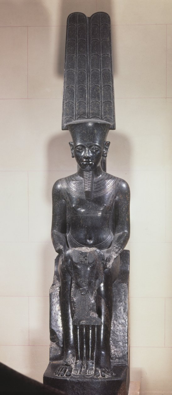 तूतनखामुन, न्यू किंगडम की रक्षा करने वाले भगवान अमुन की मूर्ति, c.1336-1327 ईसा पूर्व (ग्रेनाइट) द्वारा मिस्र का 18वां राजवंश Dy