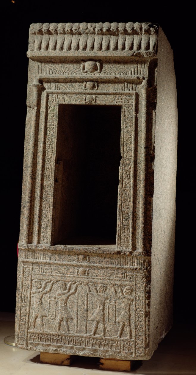 फिलॉस (गुलाबी ग्रेनाइट) में आइसिस के मंदिर से टॉलेमी आठवीं (170-116 ईसा पूर्व) द्वारा देवी आइसिस को समर्पित नाग चैपल द्वारा मिस्र का टॉलेमिक काल