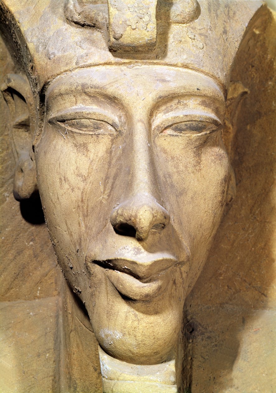 अमून, कर्णक के मंदिर से एमेनोफिस IV (अखेनटेन) (c.1364-1347 ईसा पूर्व) की बस्ट, c.1353-1337 ईसा पूर्व (सैंडस्टोन) (विस्तार) द्वारा मिस्र का 18वां राजवंश Dy