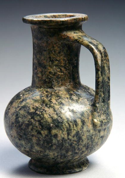 पिचर, न्यू किंगडम, c.1479-1353 ईसा पूर्व (हरा सर्पेन्टाइन) द्वारा मिस्र का 18वां राजवंश Dy
