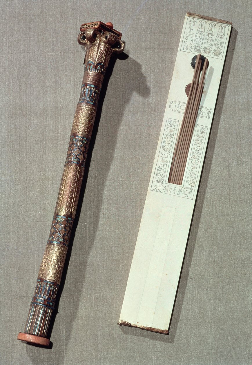 टट्टनखमुन की कब्र से पैलेट और रीडिंग लिखने का मामला (c.1370-52 ईसा पूर्व) न्यू किंगडम (228566 भी देखें) द्वारा मिस्र का 18वां राजवंश Dy
