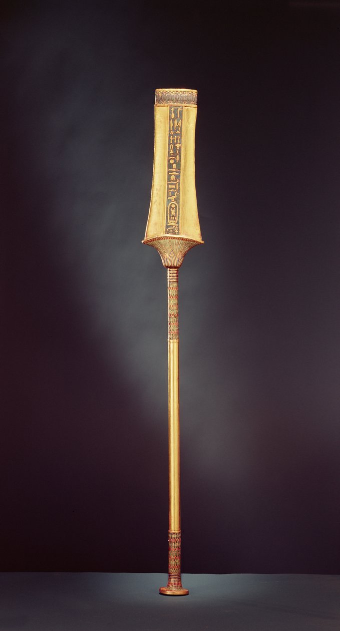 तुतनखमुन के मकबरे से शाही राजदंड, (c.1370-1353 ईसा पूर्व) न्यू किंगडम (अर्द्ध कीमती पत्थरों के साथ लकड़ी के कोर के साथ चादर सोना) द्वारा मिस्र का 18वां राजवंश Dy