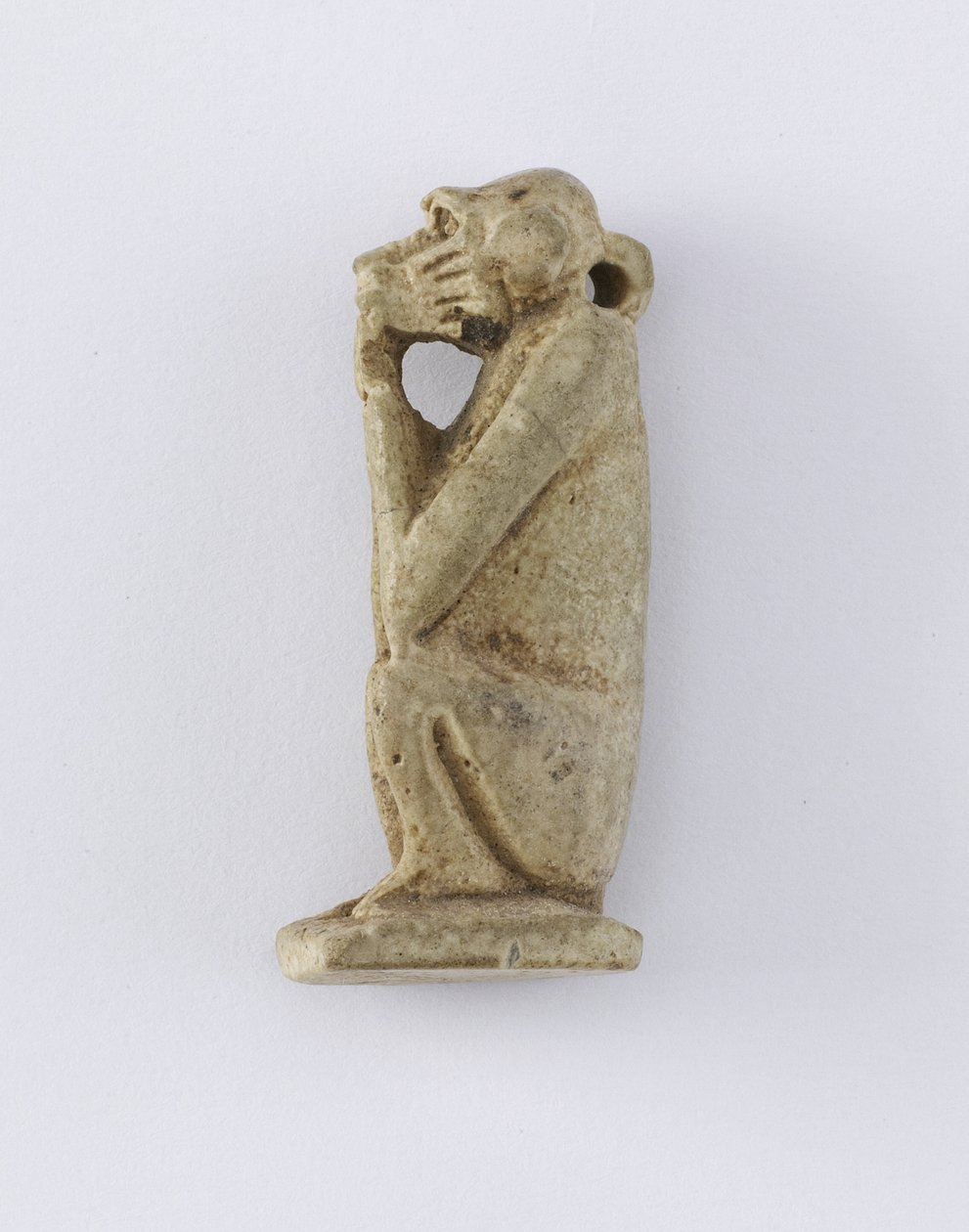 बैठा बंदर, न्यू किंगडम, c.1292-1190 ईसा पूर्व (मिट्टी) द्वारा मिस्र का 19 वां राजवंश