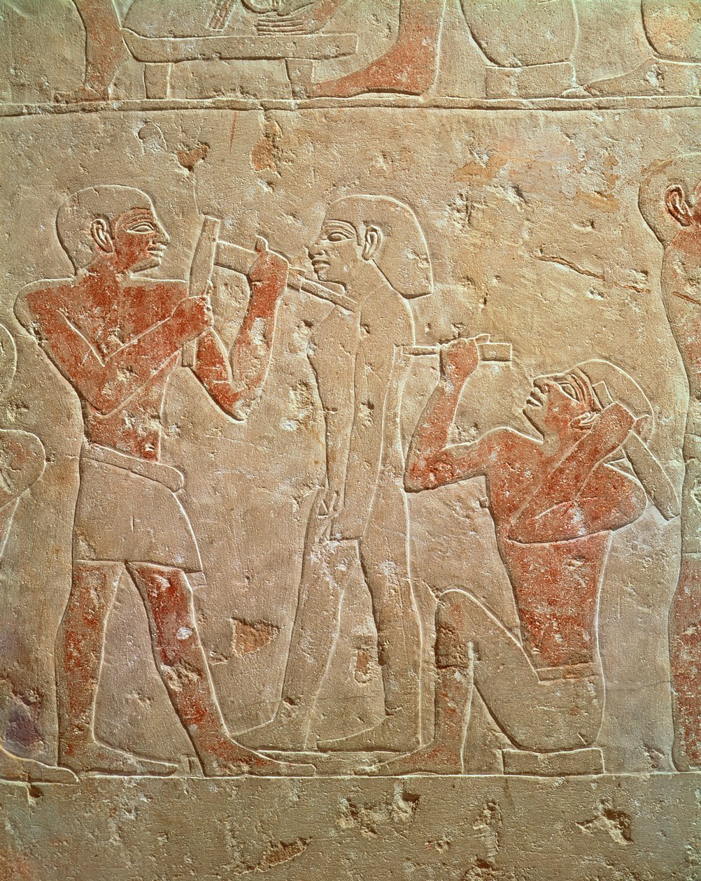 केमरेहू, मक़बरा, ओल्ड किंगडम, c.2325 ईसा पूर्व (चित्रित चूना पत्थर) के मस्तबा से एक मूर्ति को तराशते हुए दो मूर्तिकारों का चित्रण द्वारा मिस्र का 6 वाँ राजवंश
