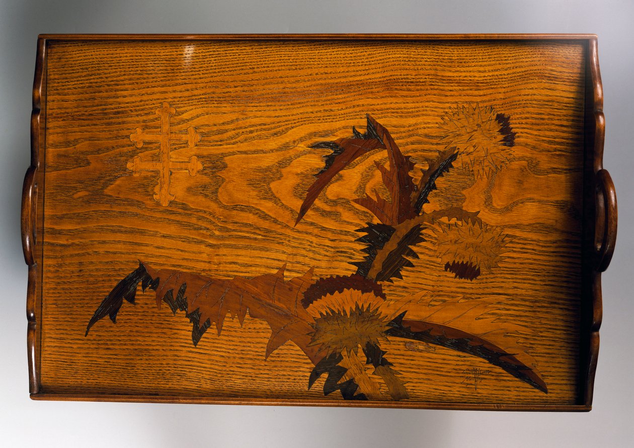 थीस्ल सजावट के साथ लकड़ी की ट्रे, एमिल गाले द्वारा निर्मित (1846-1904), 40x42 सेमी, फ्रांस, 20 वीं शताब्दी द्वारा एमिल गाले