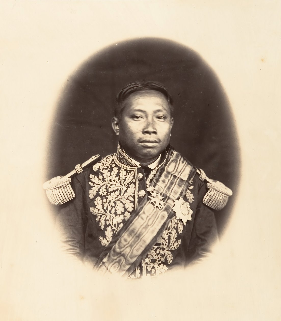 एसएम नोरोडोन, कंबोडिया के राजा, 1866। द्वारा एमिल गसेल