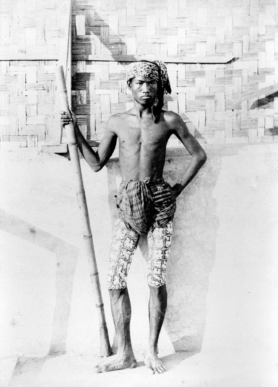 बर्मीज़ यूथ, c.1870-90 द्वारा अंग्रेजी फोटोग्राफर