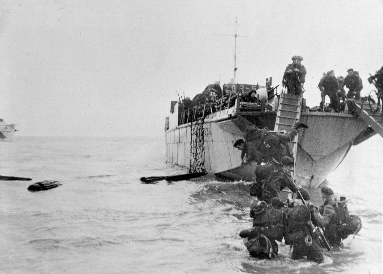 नॉर्मंडी के आक्रमण के दौरान कमांडो ऑपरेशन, जून 1944 द्वारा अंग्रेजी फोटोग्राफर