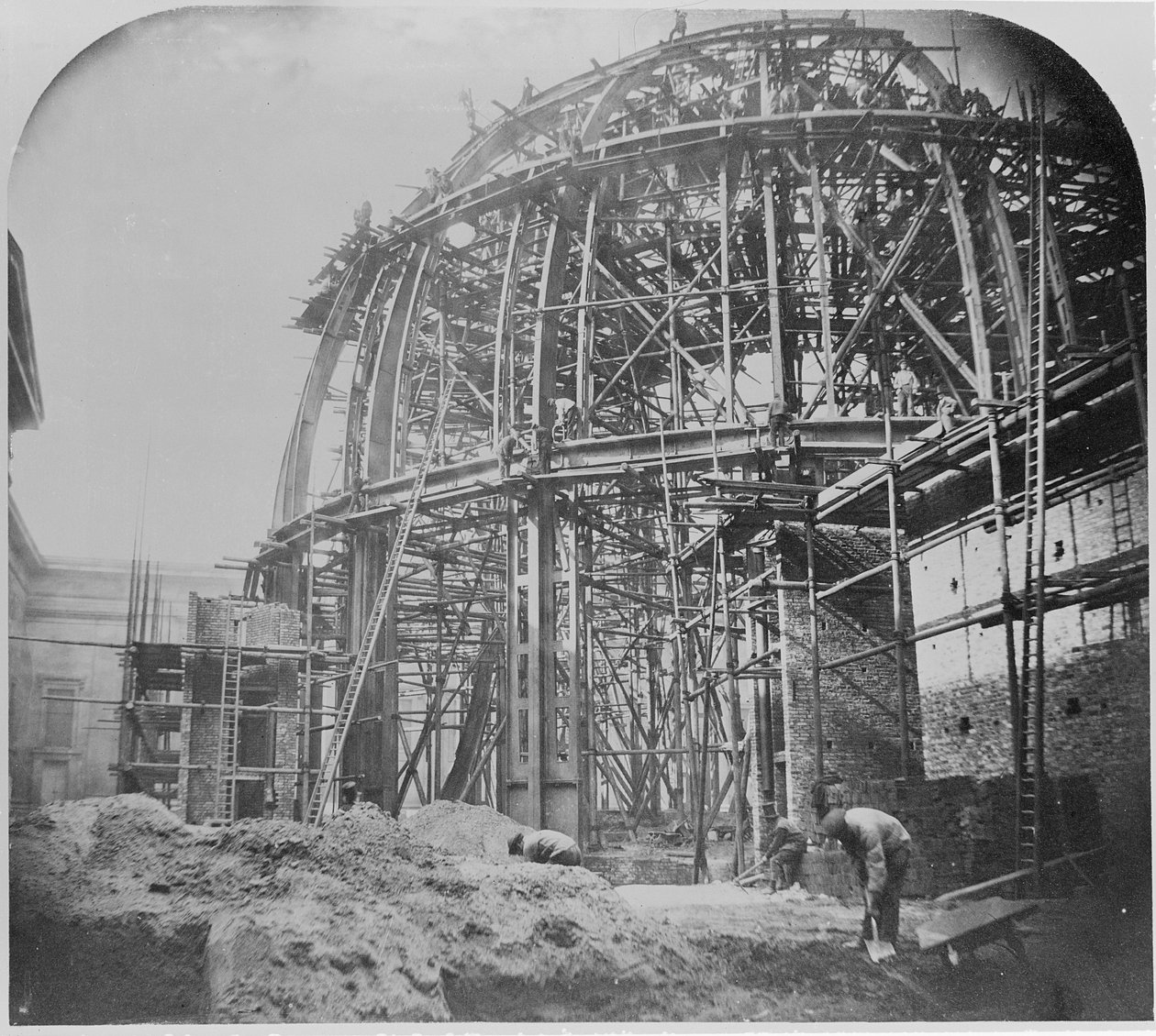 1854-57 में ब्रिटिश म्यूजियम रीडिंग रूम का निर्माण द्वारा अंग्रेजी फोटोग्राफर