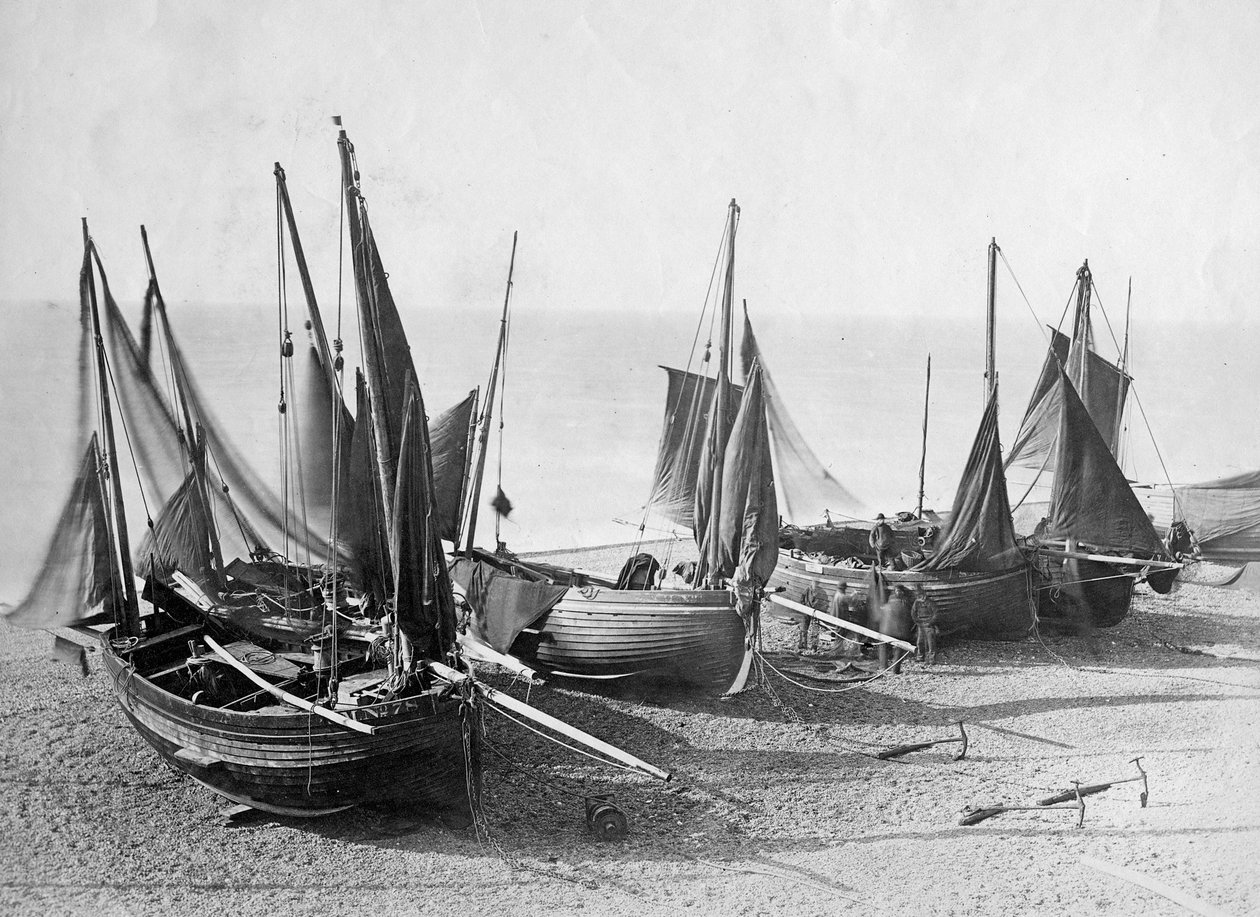 Shoreham-by-Sea, c.1880 (फोटो) पर समुद्र तट पर मछली पकड़ने वाली नावें द्वारा अंग्रेजी फोटोग्राफर